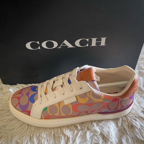 Lowline Low Top Sneaker In Rainbow Signature Canvas - Picture 1 of 10